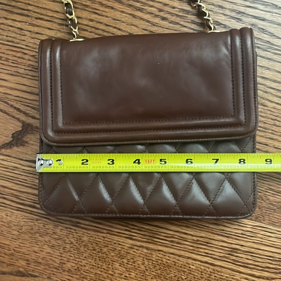 Cole Haan made in Italy leather bag with gold chain strap. - Picture 6 of 8